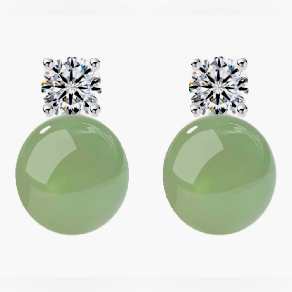 Gorgeous Neiman Marcus 18KT Gold Vermeil Jade Topaz Stud earrings